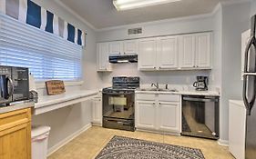 Downtown Gulf Shores Condo - 1 Block To Beach!