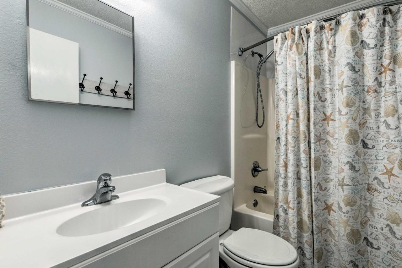 Downtown Gulf Shores Condo - 1 Block To Beach! Exterior photo